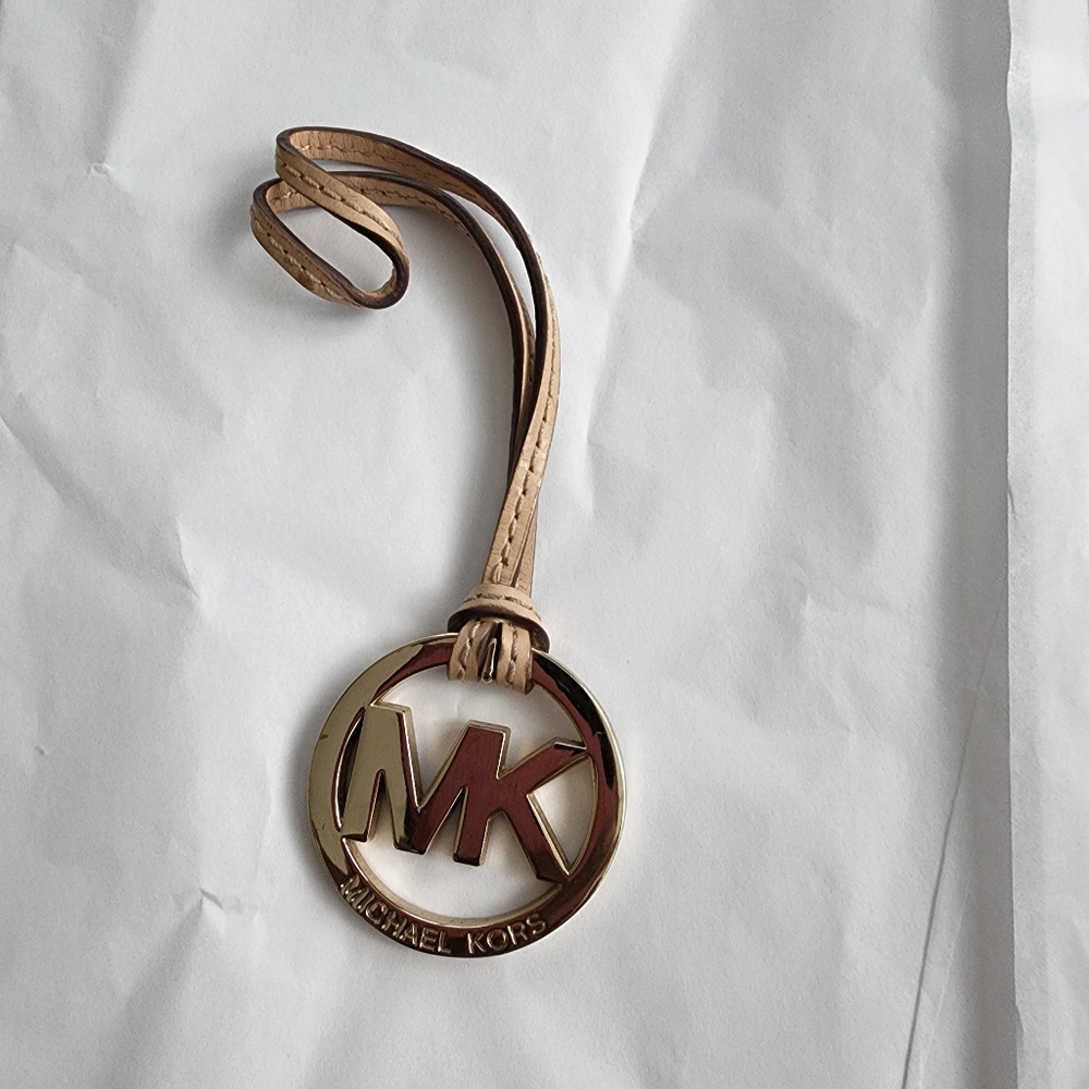 MICHAEL KORS TAN LEATHER LOOP STRAP BRASS KEY FOB BAG CHARM KEYCHAIN HANG TAG